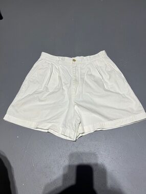Field Gear White Shorts (Women’s Size 8P)